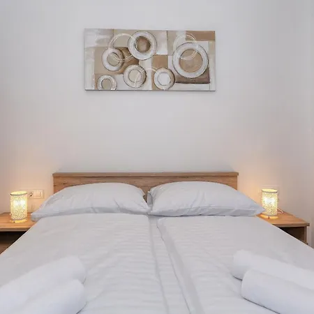 Apartment Perla With Free Parking