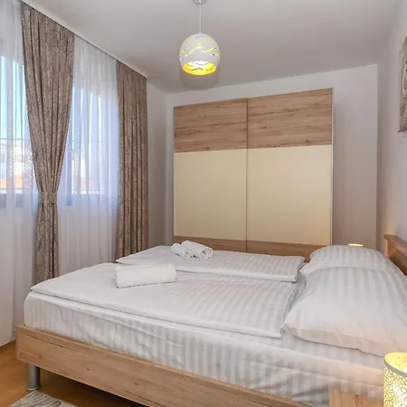 Perla With Free Parking