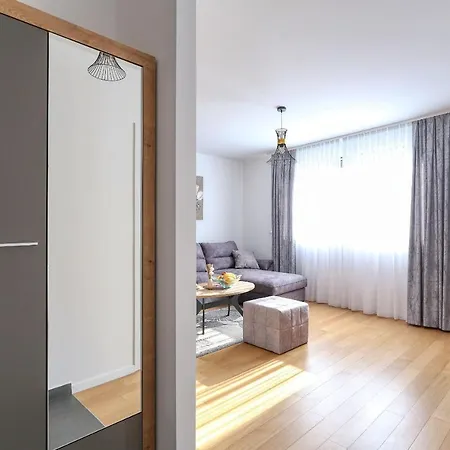 Perla With Free Parking