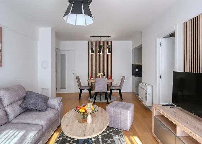 Perla With Free Parking Apartamento *