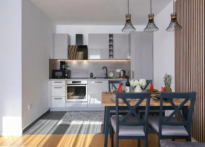 Perla With Free Parking