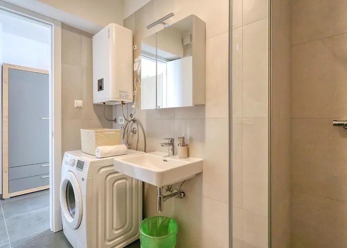 Perla With Free Parking *