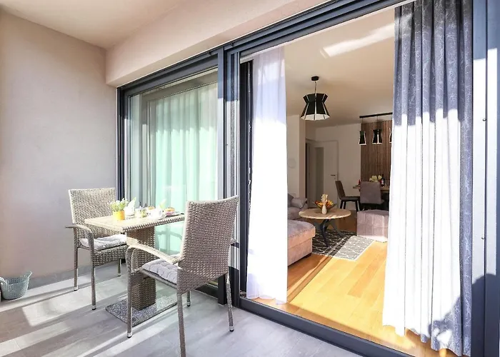 Perla With Free Parking زادار