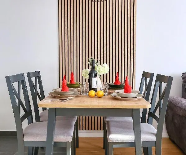 Perla With Free Parking زادار