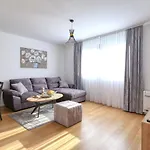 Perla With Free Parking Задар